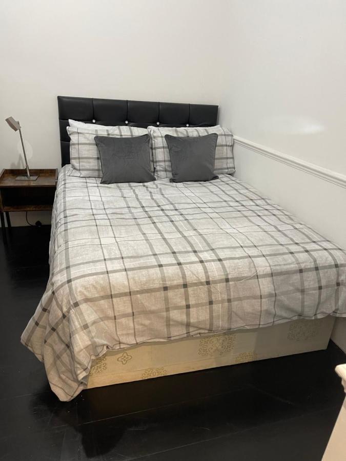 93 Charlotte Apartment Лондон Екстериор снимка
