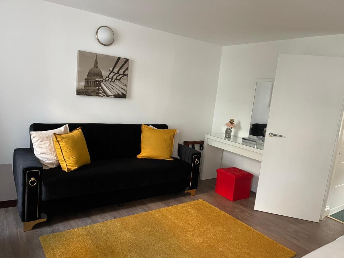 93 Charlotte Apartment Лондон Екстериор снимка